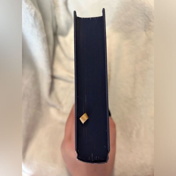 Shatter Me - UK Collector's Edition - Picture 6 of 7